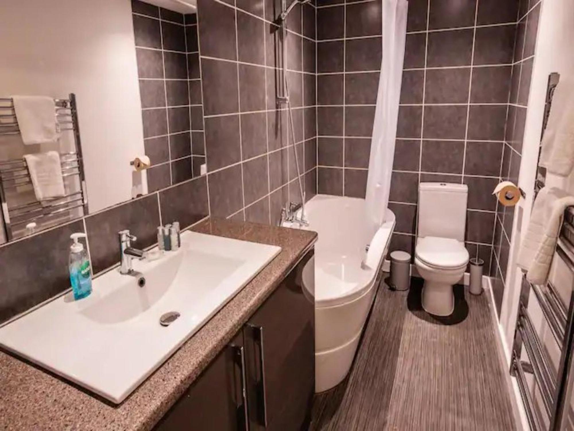 Newly Renovated Ideally Situated 2 Bedroom Flat Bournemouth Exterior photo